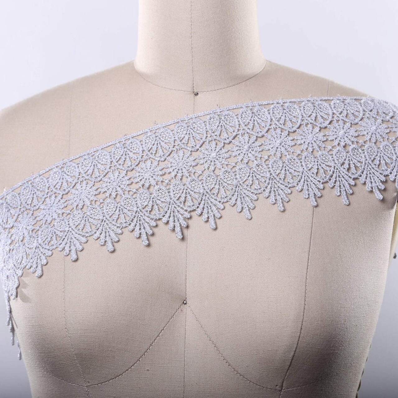 1 Yard Silver 4 Inch Lisetta Metallic Lace Trim for Wedding Gown Costume Decoration